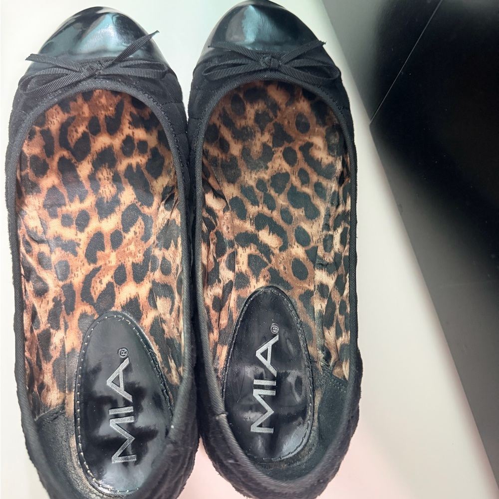 Mia black flats
